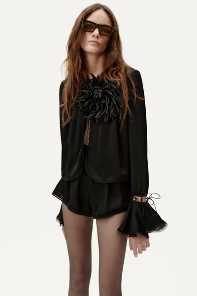 Look 16